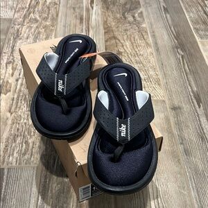 Nike Women’s Thong Size 10